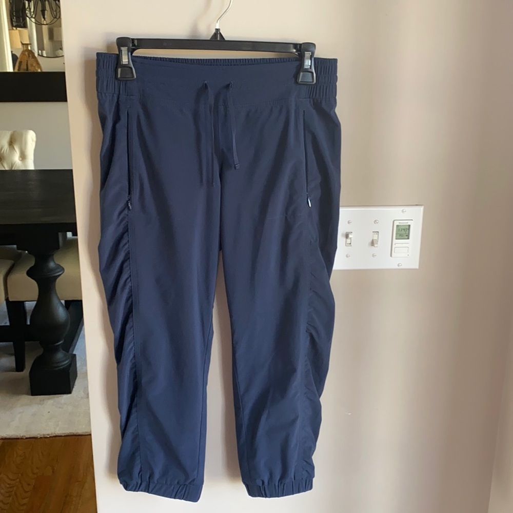 Athleta cropped studio pants size 0